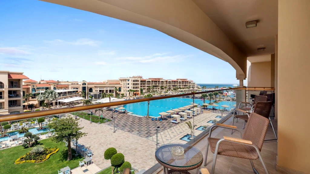 الفندق الباتروس وايت بيتش ريزورت - الغردقة